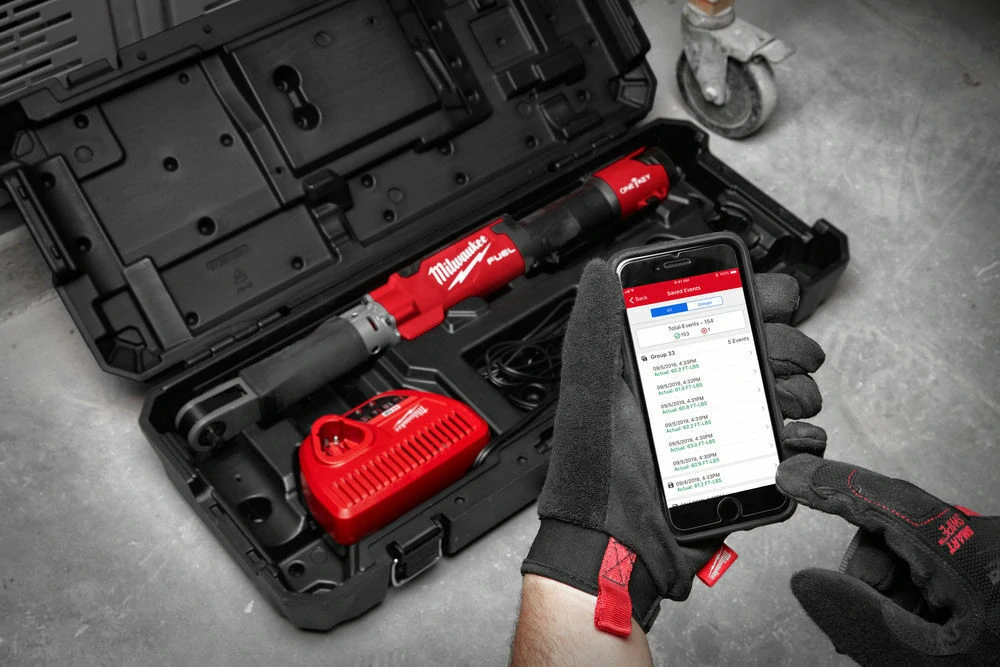 Milwaukee M12ONEFTR12-201C FUEL™ ONE-KEY™ digitální ráčna 1/2"