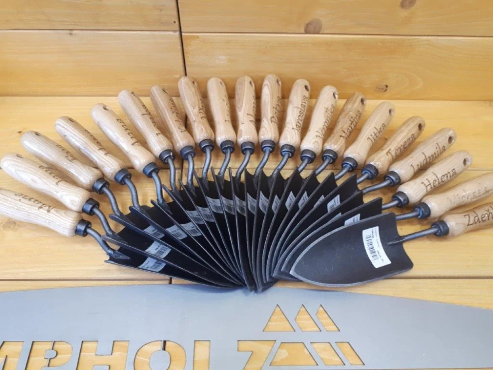Zahradnická široká sázecí lopatka KRUMPHOLZ - Jaroslava (148012)