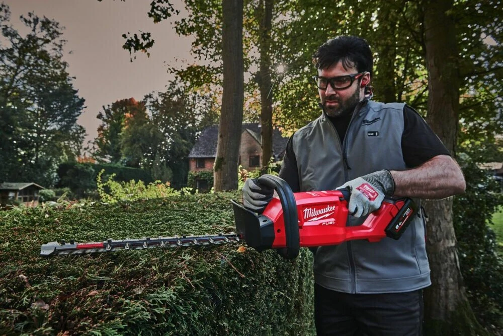 Milwaukee M18 FHET60-0 FUEL™ plotostřih 60 cm