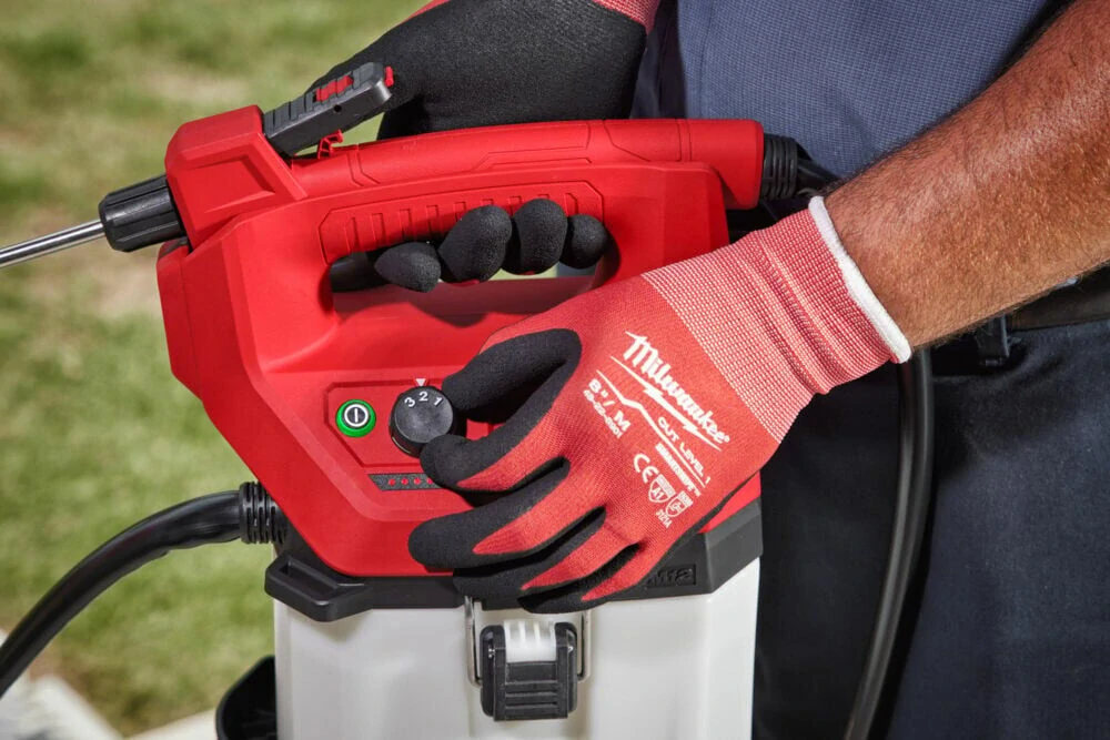 Milwaukee M12 BHCS3L-201 aku postřikovač 3,7 l