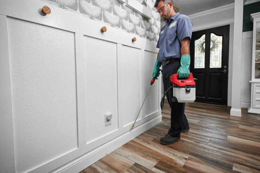 Milwaukee M12 BHCS3L-0 aku postřikovač 3,7 l