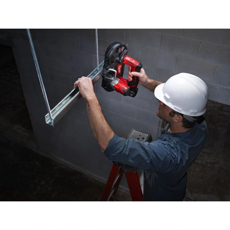 Milwaukee M12 BS-402C pásová pila 2× 4,0 Ah |