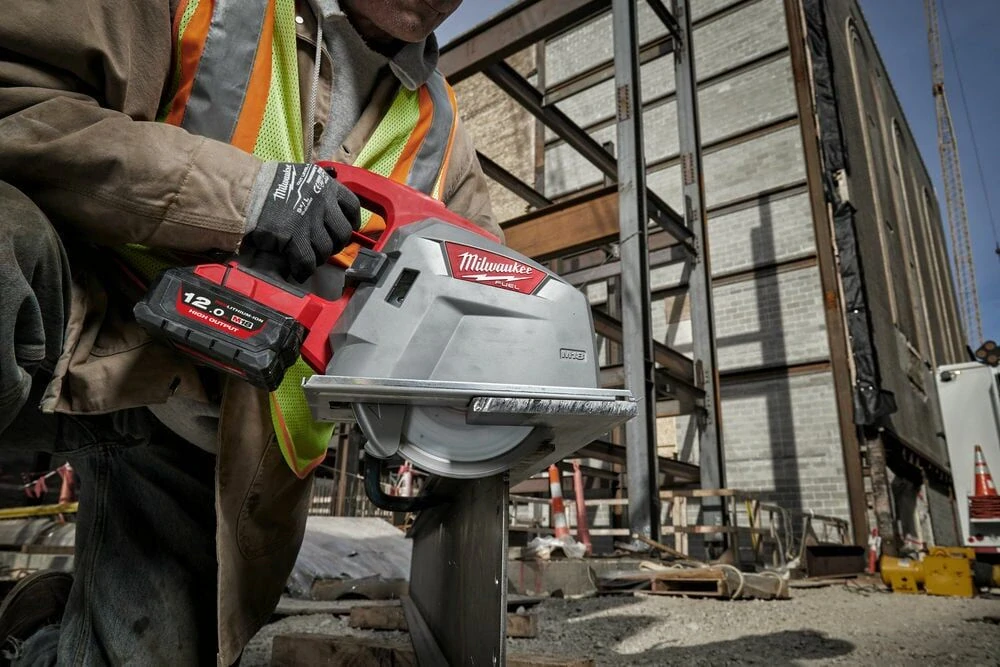 Milwaukee M18 FMCS66-0C FUEL pila na kov 203 mm