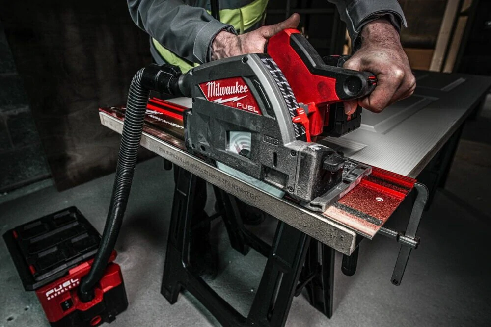 Milwaukee M18 FPS55-552P FUEL ponorná pila 165 mm