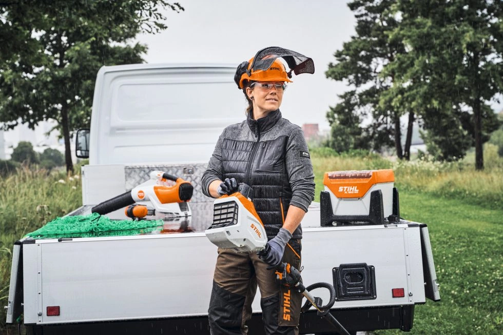 Vysokorychlostní nabíječka STIHL AL 1802 MO (EA104305500)