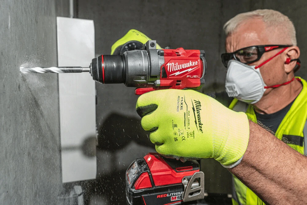 Milwaukee M18 FPD3-404C příklepová vrtačka 2× 4,0 Ah FUEL™
