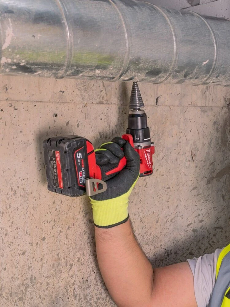 Milwaukee M18BLDDRC-0X aku vrtačka bez příklepu 61 Nm