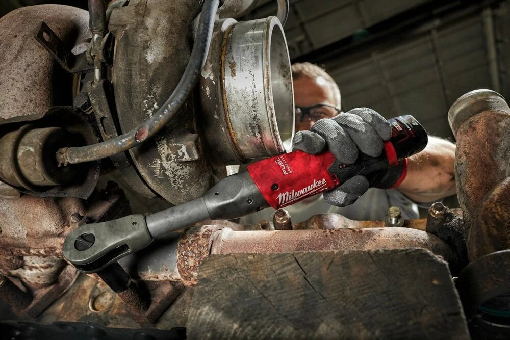Milwaukee M12FIR38LR-0 FUEL 3/8" aku ráčna s prodlouženou hlavou