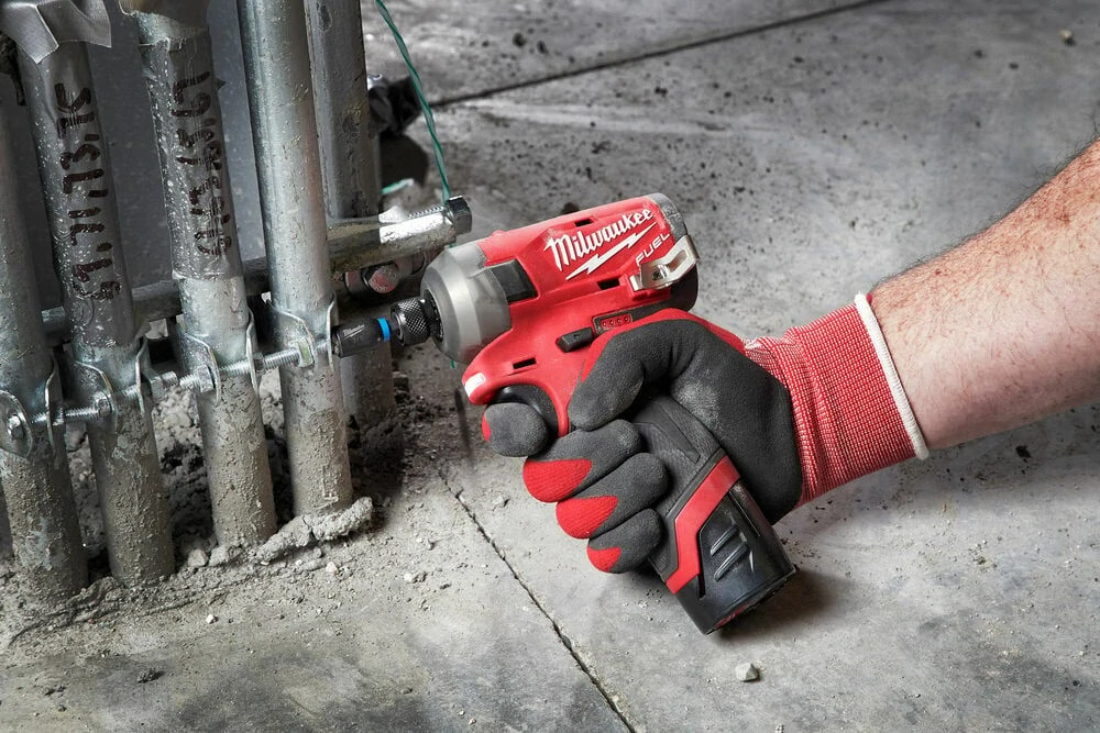 Milwaukee M12FQID-202X hydraulický rázový šroubovák