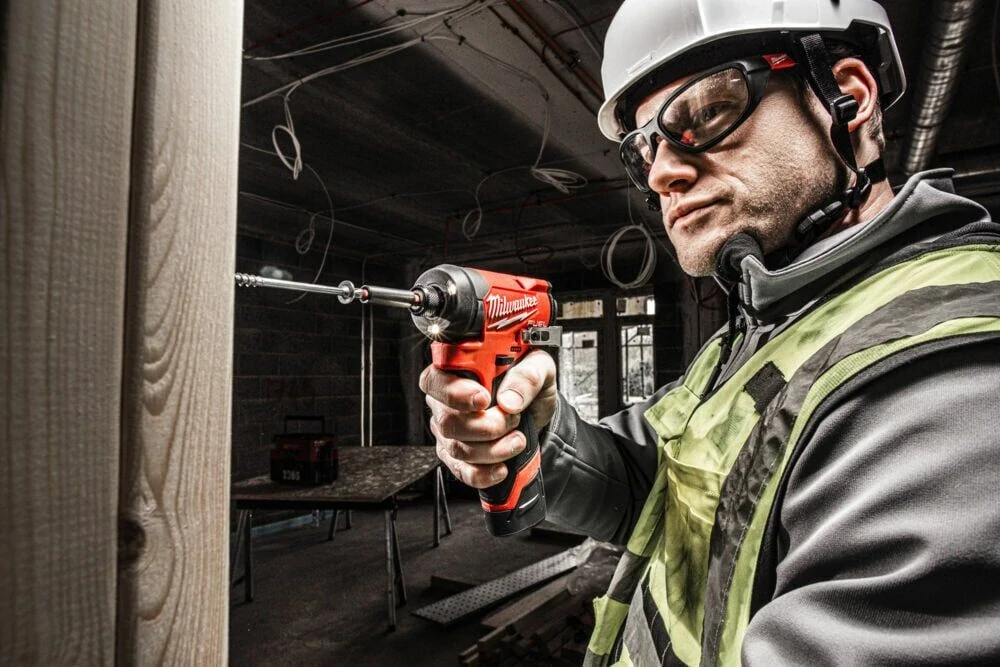 Milwaukee M12FID2-0 FUEL™ 1/4" Hex aku rázový utahovák