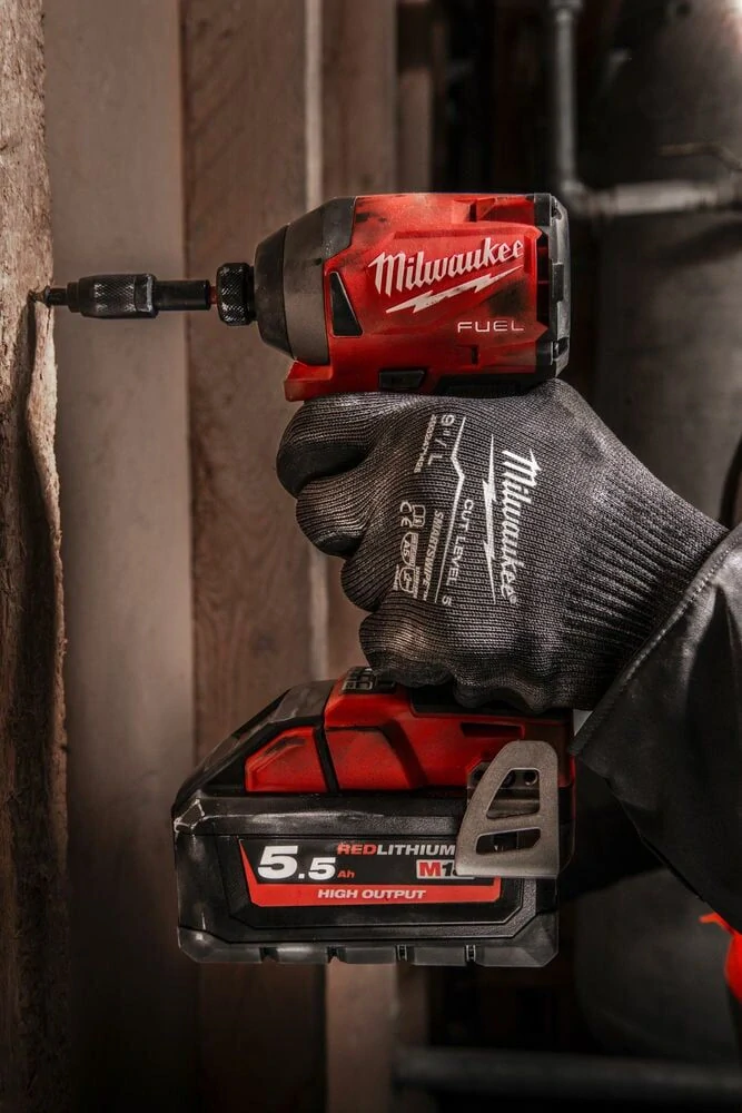 Milwaukee 12 párů rukavic odolných proti proříznutí Stupeň 5 velikost M