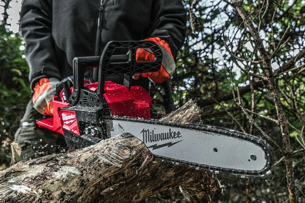Milwaukee M18 FCHS35-0 FUEL™ řetězová pila 35 cm