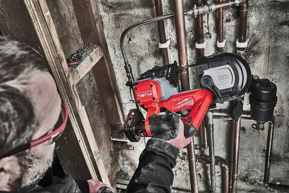 Milwaukee M12 FBS64-0C FUEL pásová pila