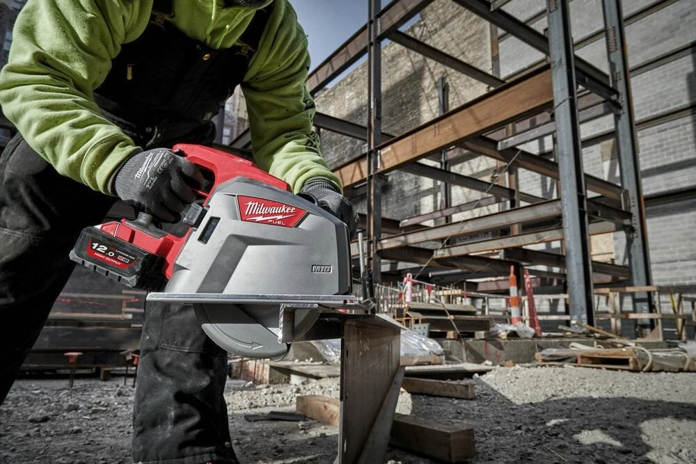 Milwaukee M18 FMCS66-0C FUEL pila na kov 203 mm