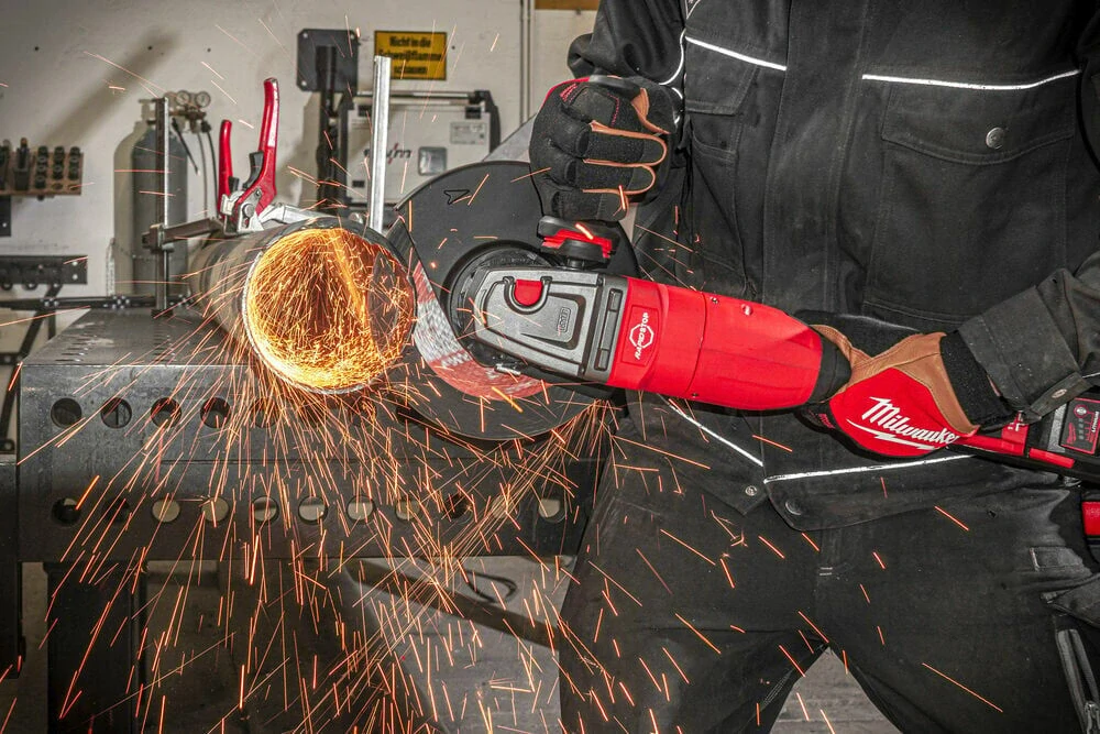 Milwaukee M18 ONEFLAG230XPDB-0C bruska 230 mm