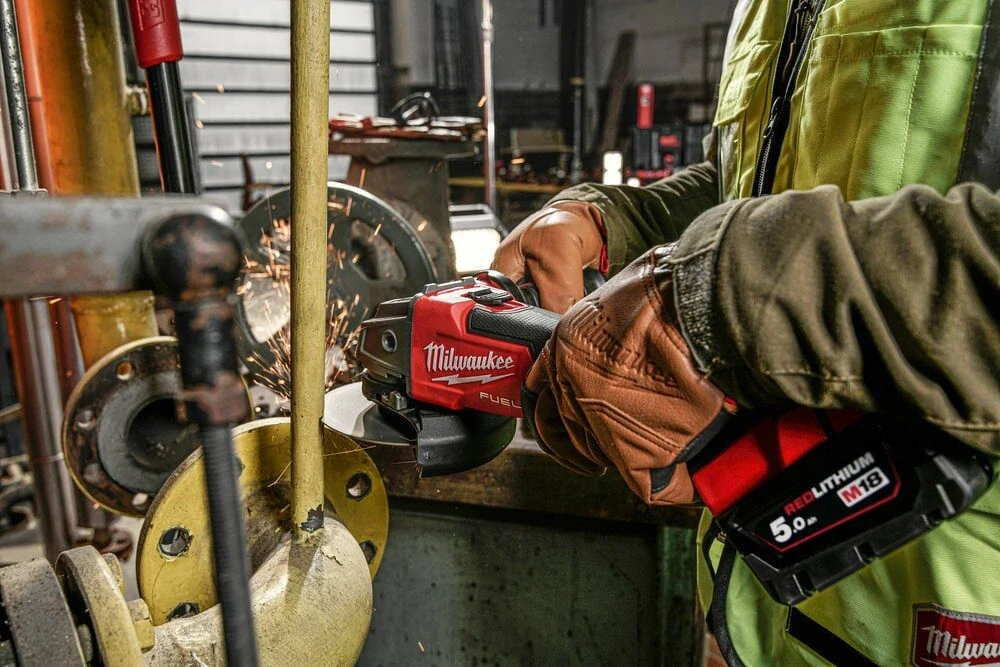 Milwaukee M18 FSAG125X-0 FUEL bruska 125 mm