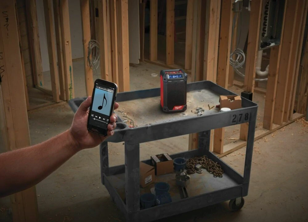 Milwaukee M12 RCDAB+-0 rádio/nabíječka DAB+