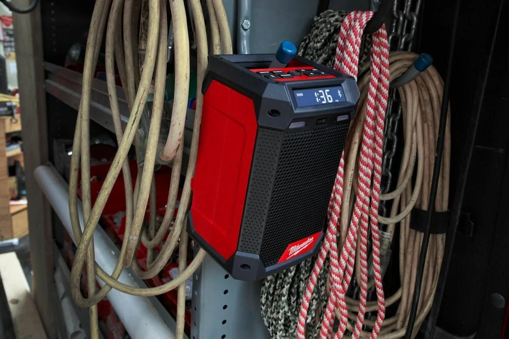 Milwaukee M12 RCDAB+-0 rádio/nabíječka DAB+