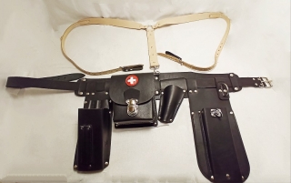 Dřevorubecké opaskové pouzdro s popruhem a brašnou Forest III