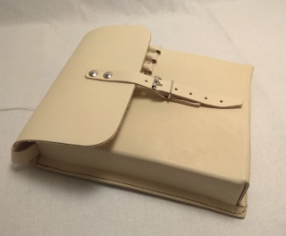 Světlá brašna pro lesníky z hovězinové kůže 26x20x5 cm